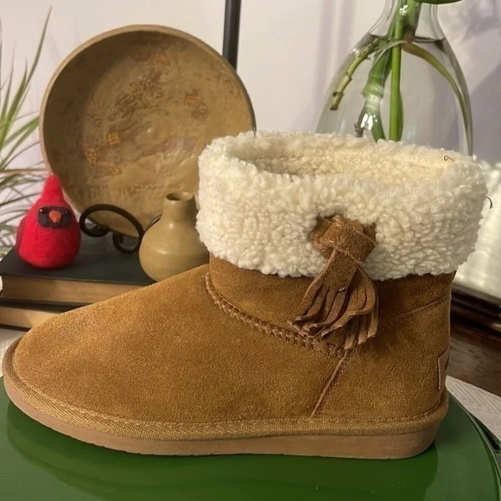 Minnetonka Chestnut Tan Leather Faux Fur Lined Boots Women's size 6 New‎ No Box